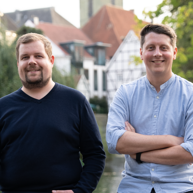 Microsynetics-Gründer Marlon Besuch (r.) und Michael Hummels (l.) – Bildrechte: Microsynetics